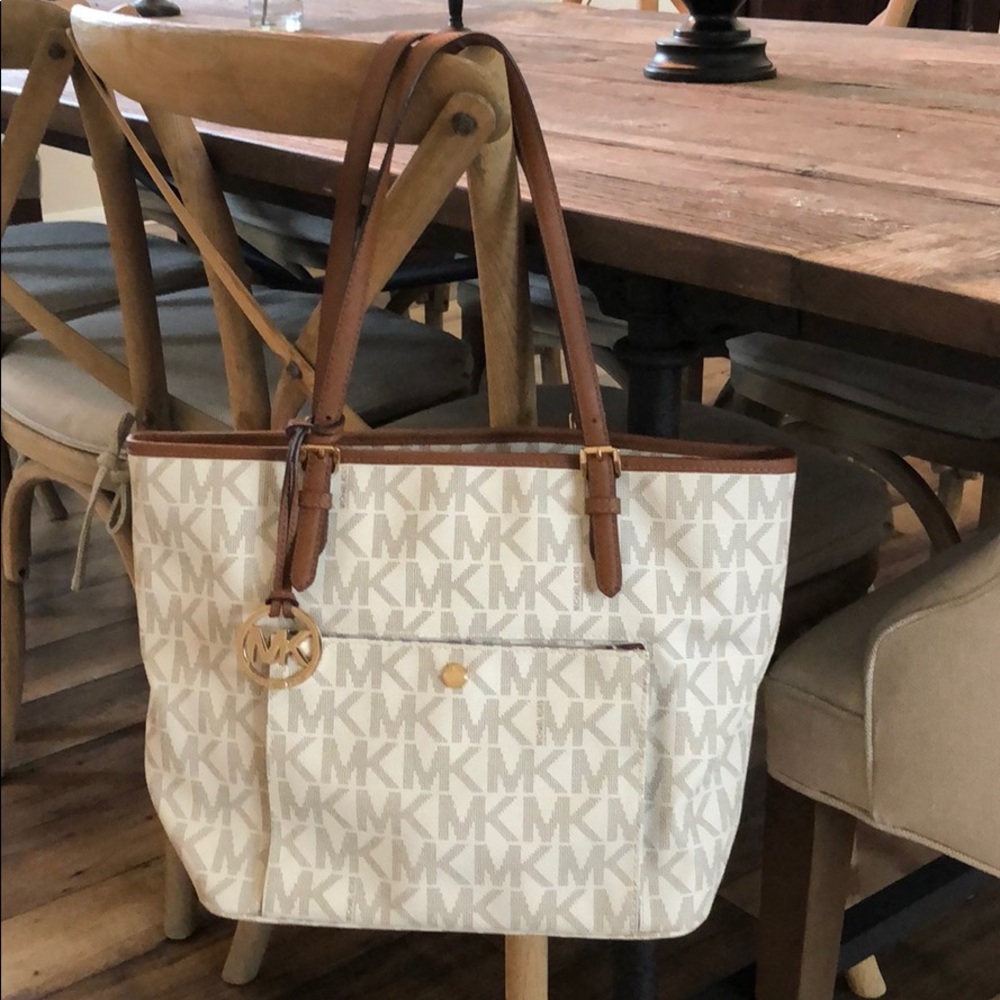 Michael Kors jet setter tote